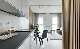 Modern Studio Targowa 10 Ac